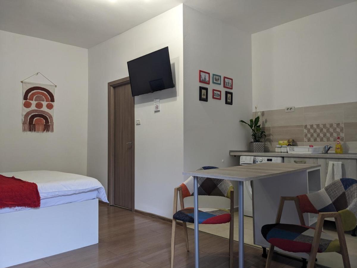 2 Josepartment Apartment